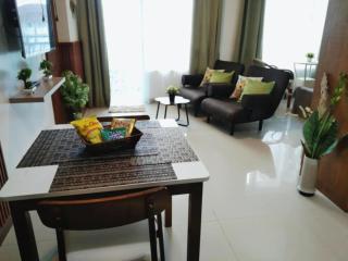 Spacious Studio unit with Balcony and Seaview - 4