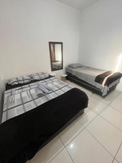 Vista Mar, 1 Dorm, Sacada Gourmet com churrasqueira, wi fi ,garagem, 6 hospedes, enfrente ao Mar - Praia Grande - 4
