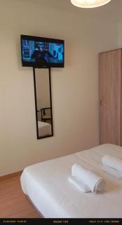 Pequeña suite con habitación doble y baño privado a 8mn a pie de la Catedral - 1