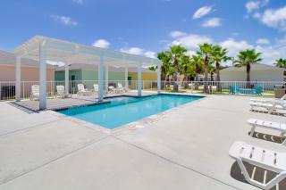 Fish and Swim On-Site Resort Retreat in Rockport! - 0