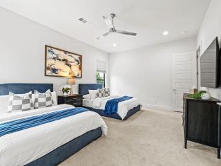 Stylish Retreat with Patio, Parking & EV Plug - 6