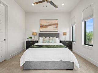 Lux 6BR 2Game Rooms Dallas - 9