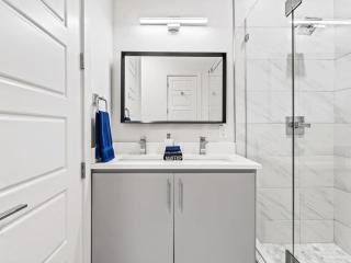 Lux 6BR 2Game Rooms Dallas - 4