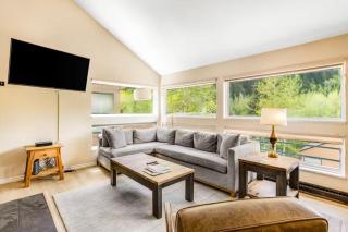 East Vail Condo Shared Pool & Hot Tub - 5