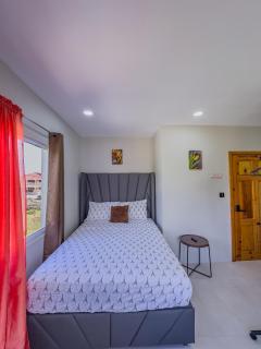 Two Bedroom Suite - 12min from UVF Airport - 8