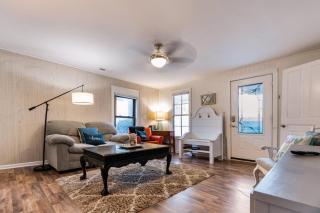 Pet-Friendly 2BR Ranch Wifi Parking Near RTP - Morrisville - 0