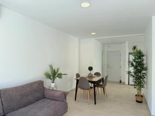 Grande y moderno junto a la playa & parking - Fuengirola - 3