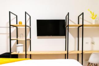 Amplia-Confortable con cama King, Area de Miraflores H16 - El Rodeo - 8