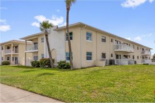 Court of Palms - 6