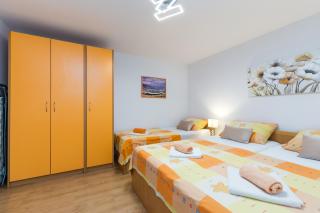 Apartments with parking space Kastel Kambelovac, Kastela - 21645 - 1