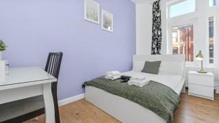 Brilliant 2 Bedrooms Flat Next to The Station - 0