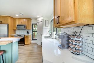 Family Fun! Lake Eufaula Home with Wraparound Deck - 2