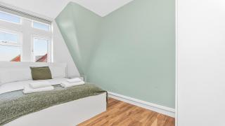 Lovely 2 Bedrooms Flat Next to The Station - 0