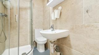 Lovely 2 Bedrooms Flat Next to The Station - 6