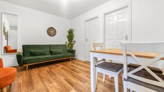 Lovely 2 Bedrooms Flat Next to The Station - 4