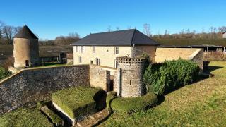 Dépendance du château de Remehan rénovée avec goût - 0