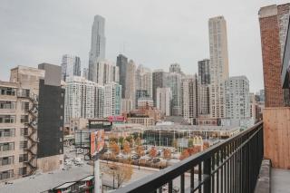River North Private Balcony With In and Out Parking - Chicago - 6