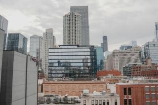 River North Private Balcony With In and Out Parking - Chicago - 2