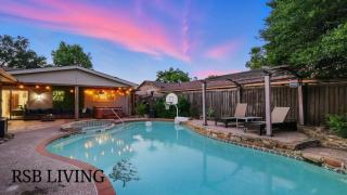 Amazing 4BR 2Bath Home w Hot Tub Pool & Game Room - 0