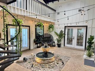 Dallas Family Fun Haus with Pool and Massive Game Room - Dallas - 6