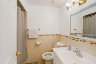 Newly Renovated 3BR North York Bungalow with Backyard Patio & Volleyball Set! Close to Rogers Stadium, TTC Subway Access, Perfect for Family Travel, Group Trips or Work Stays! - 6