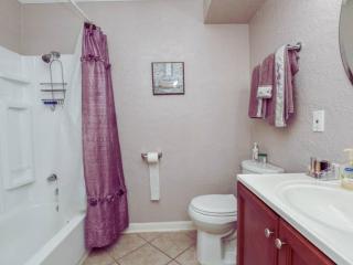 1700 SQFT Baytown Comfy Corporate Budget Oasis - 2