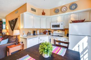 Charming Green Valley Townhome with Community Pool! - 3