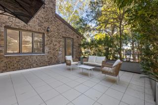 Stylish 3-Bed Newport Stay with Balcony - 6