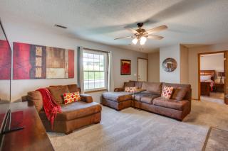 about 1 Mi to Shopping and Dining Quiet St Joseph Home - Saint Joseph - 8