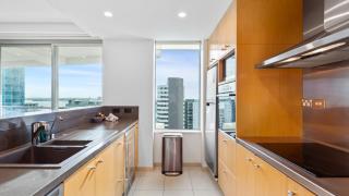 QV Stays Upscale Urban Sanctuary - 1