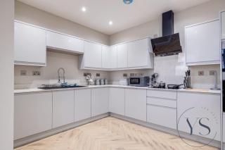 4BR Penthouse Birmingham Parking WiFi & Games Room - Birmingham - 7
