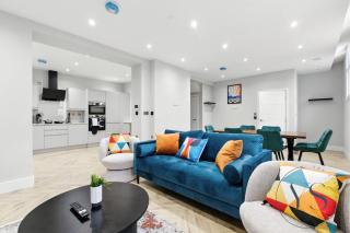 4BR Penthouse Birmingham Parking WiFi & Games Room - Birmingham - 3