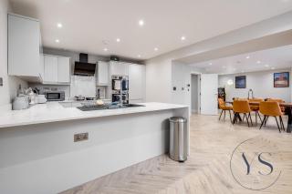 4BR Penthouse Birmingham Parking Games Room WiFi - Birmingham - 2