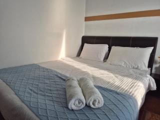 13pax GLORY EXECUTIVE SUITE 3R3B, DOORSTEP BEACH, POOL, BBQ, Wifi, 50"TV - 2