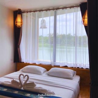 Baanrimnam Resort Lopburi - Chai Badan - 2