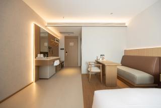 Beijing Tangfu Hotel - located in the city center adjacent to the subway station close to Nanluoguxiang Gulou Lama Temple Tiananmen Square Forbidden City Temple of Heaven providing laundry car rental and ticketing services - Peking - 1