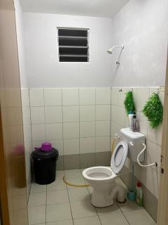 D'Ratna Homestay - - 4