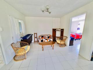 Nuku'alofa Town Cottage - Entire Place Upstairs Only - 6