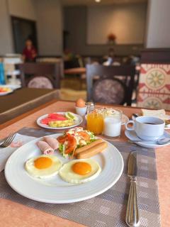 Mayflower Grande Suite Hotel - Phitsanulok - 8