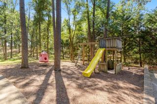 Modern Treehouse with Views and Comfort - Lake Hamilton - 3