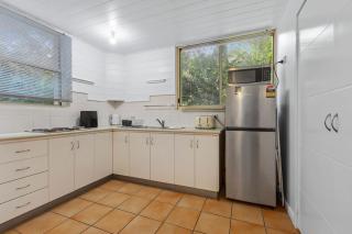 Baden 38 - Rainbow Shores. Pool. Walk to beach - 8