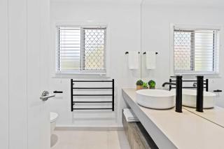 Beachside 3 Bedroom - Direct Beach Access - 3