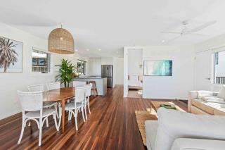 Albatross Beachfront 3 Bedroom Apartment - 5