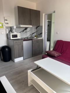 Studio tout équipé pour 2 a 15 minutes de valras plage - 1