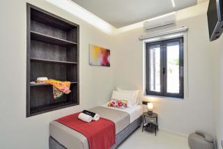 Artemis Luxury Home - 4