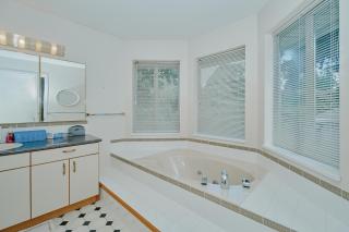 Tsawwassen 3 Bedroom Ground Suite - Delta - 4