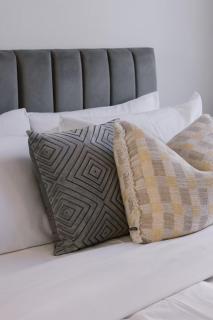 Peaceful One Bedroom Residence with Parking - Brisbane - 2