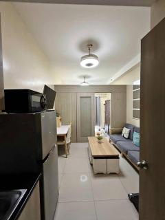 Shore Staycation Residences Steps from SM MOA Casino Zone - 1