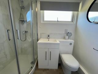 Beach Cottage 37 - Coastal Getaway, Minutes from the Beach - Westward Ho - 3