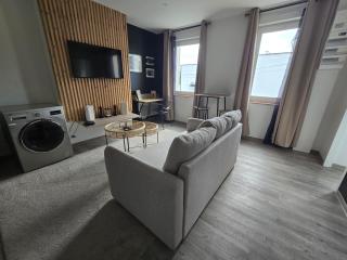 Idéal couples & pro - Patio extérieur- Proche centre ville et gare - Promenade au bord de la Charente - Parking à proximité - Wifi très haut debit - Équipement premium -Netflix - Angoulême - 6